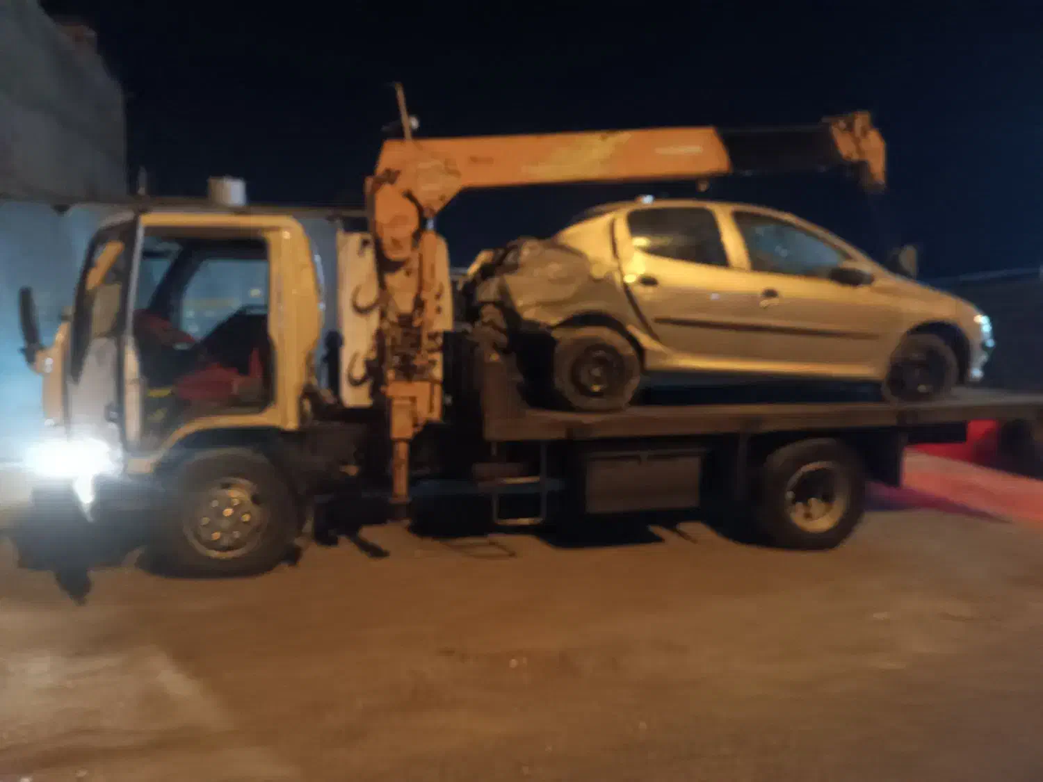 جرثقیل امداد شبانه روزی قیمت مناسب فارس|خدمات حمل و نقل|شیراز, محمدیه|دیوار