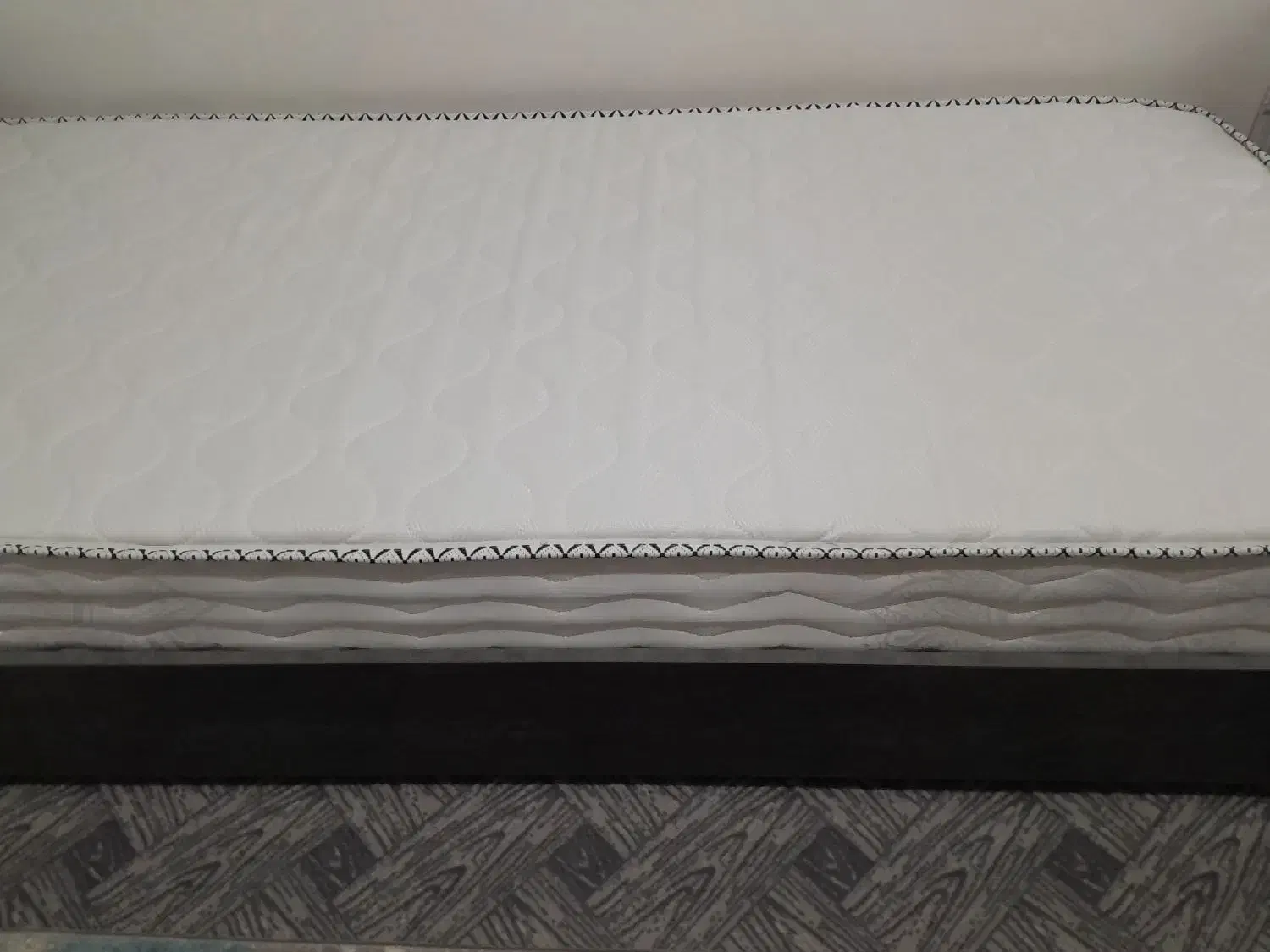 تخت یکنفره|تخت و سرویس خواب|رشت, جانبازان|دیوار