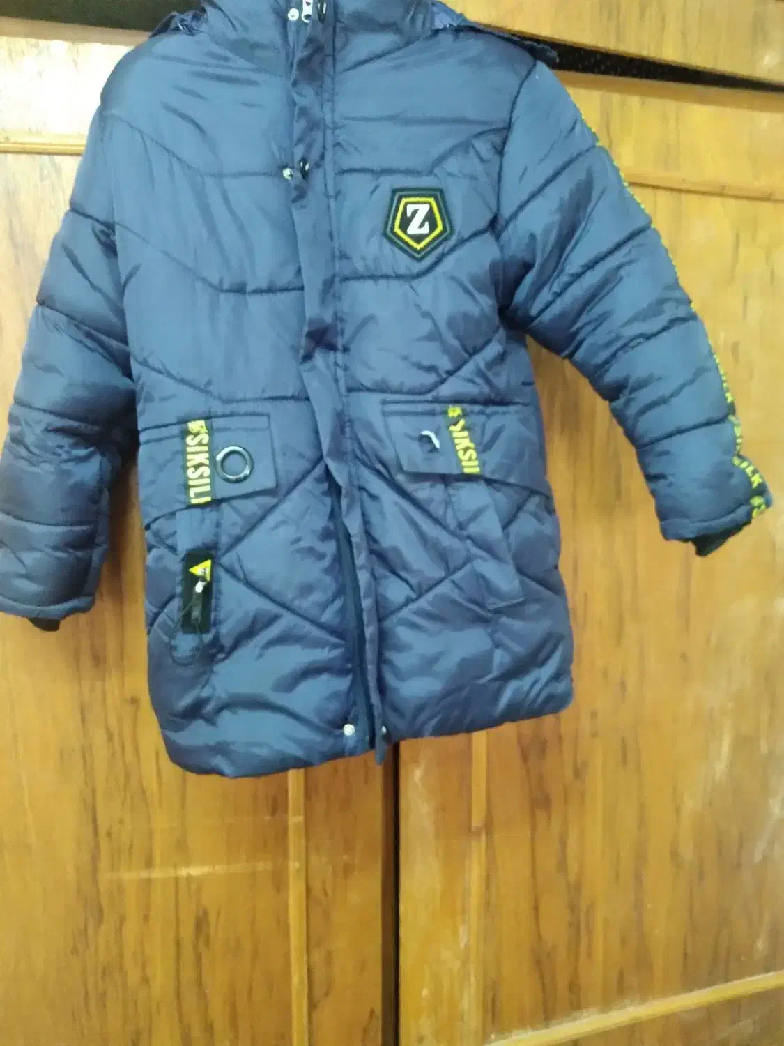 کاپشن‌پسرانه‌سن‌۹،۱۰‌سال‌|کفش و لباس بچه|رشت, دروازه لاکان|دیوار