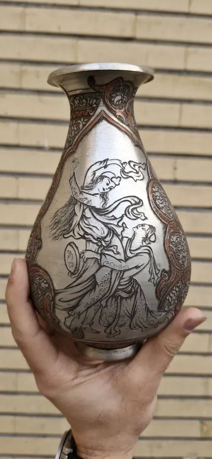 گلدان قلمزنی|کلکسیون اشیاء عتیقه|اندیشه, اندیشه فاز ۵|دیوار