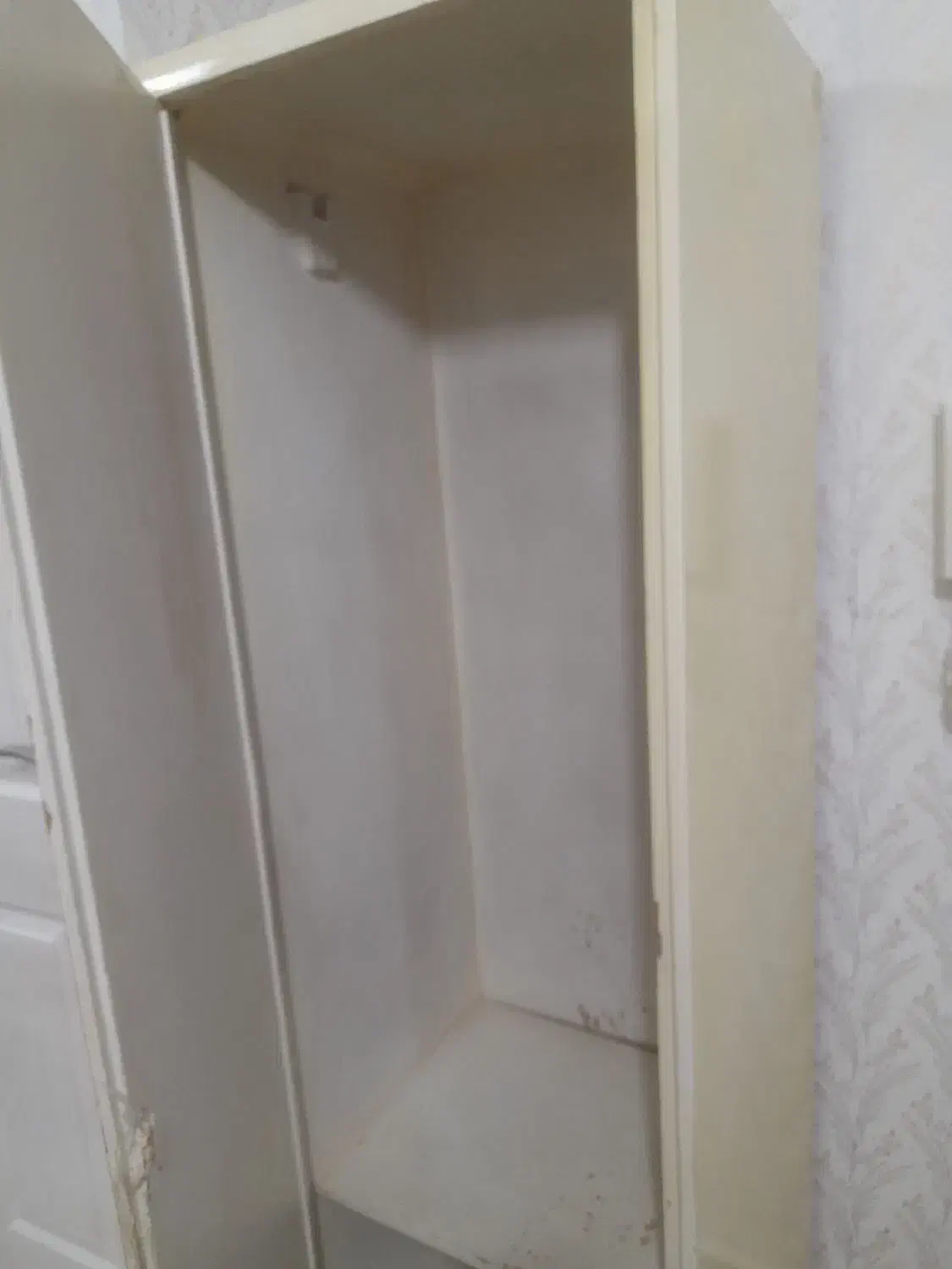 یک عدد کمد|جاکفشی، کمد، دراور|تبریز, |دیوار