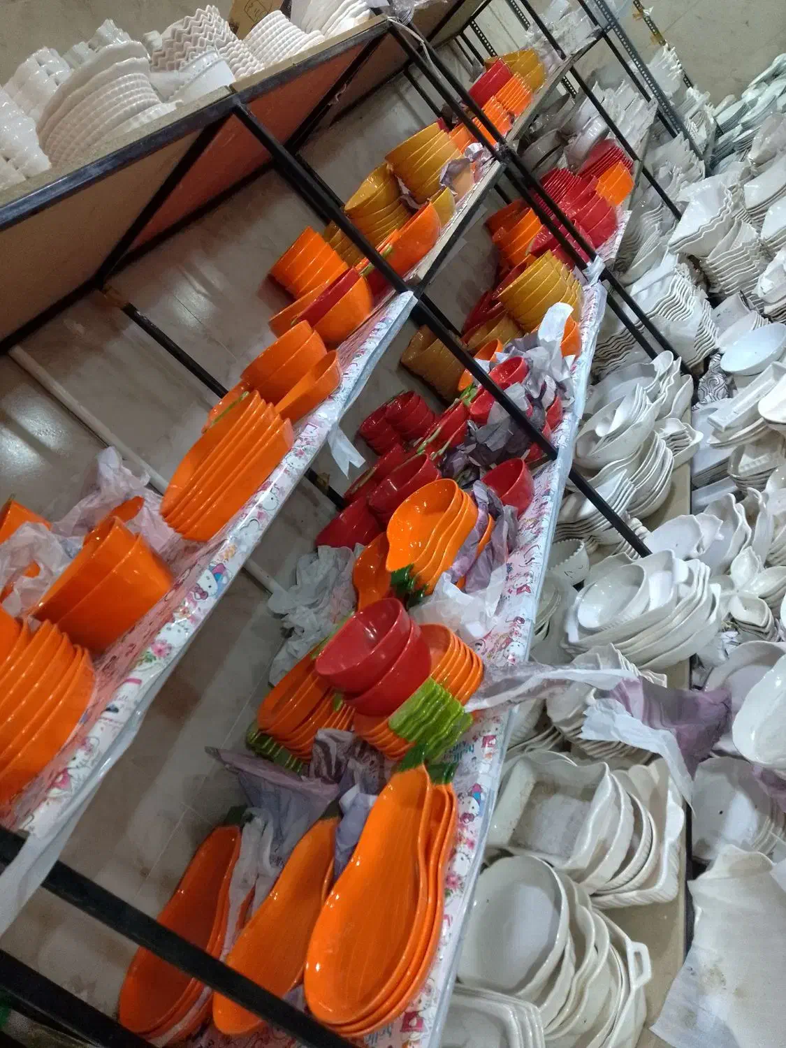 فروشنده خانم|استخدام بازاریابی و فروش|خرمآباد, |دیوار