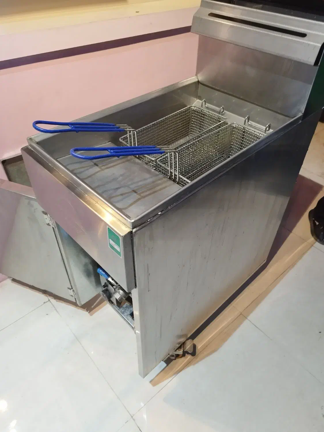 سرخ کن|اجاق گاز و لوازم برقی پخت‌وپز|قائن, |دیوار