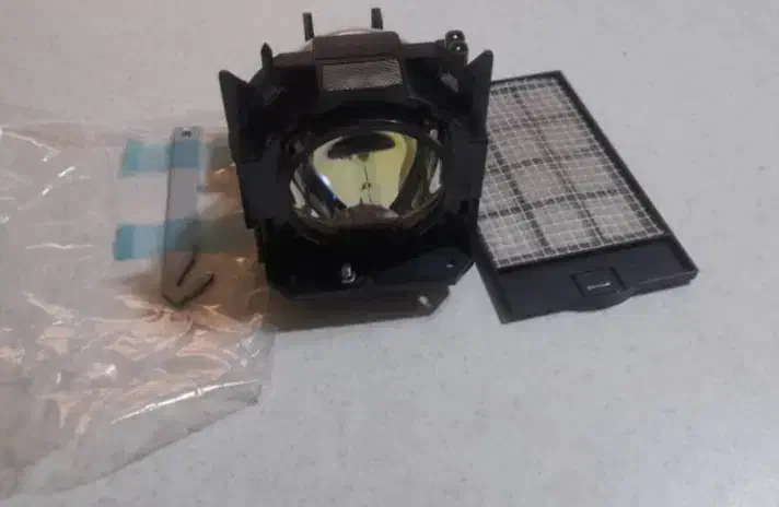 لامپ ویدئو پروژکتورمدل Dz570|تلویزیون و پروژکتور|تهران, نیروی هوایی (پیروزی)|دیوار