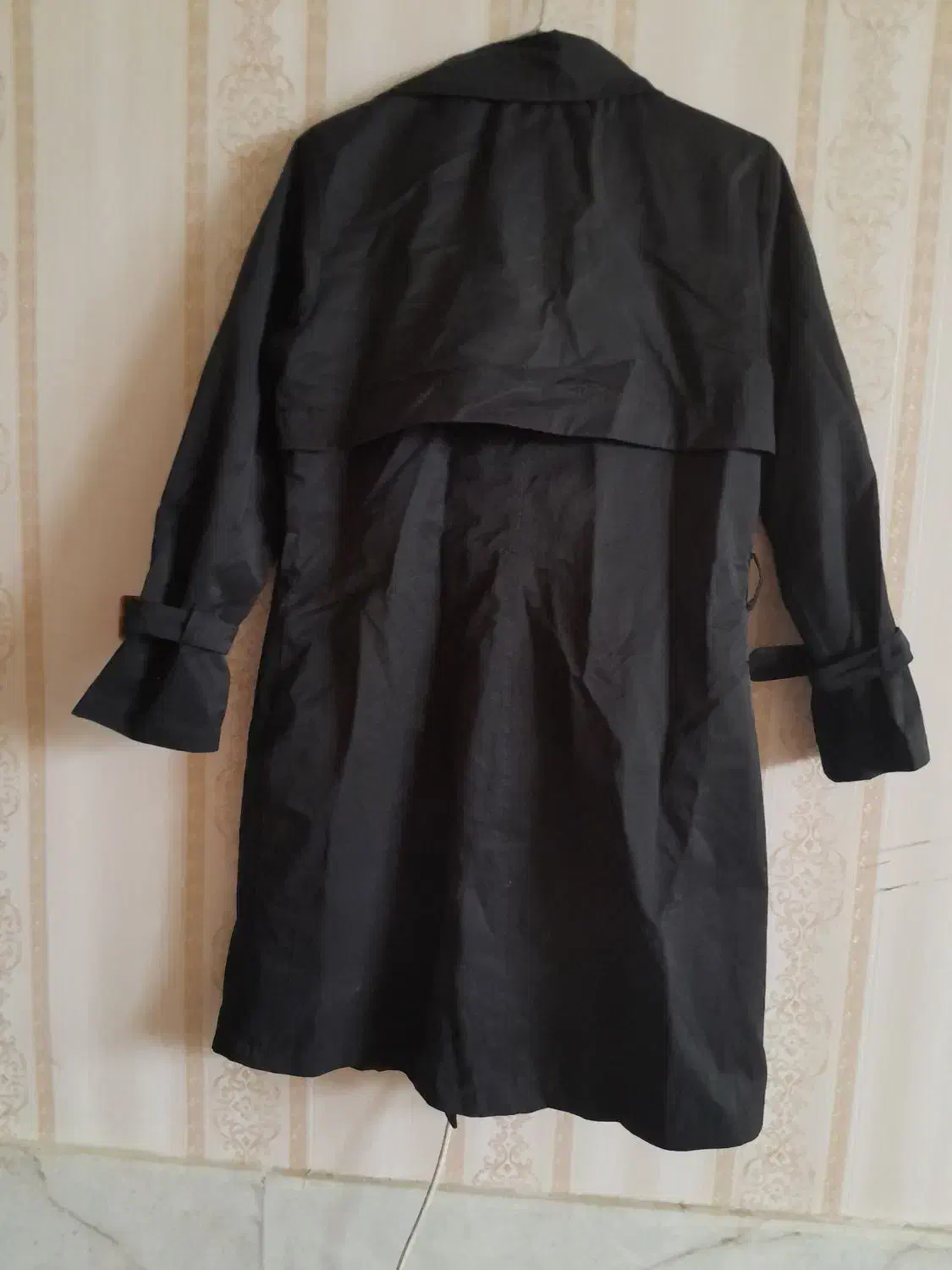 یک عدد بارانی مشکی ویک عددکاپش درحدنو۰|لباس|سبزوار, فقیه سبزواری|دیوار