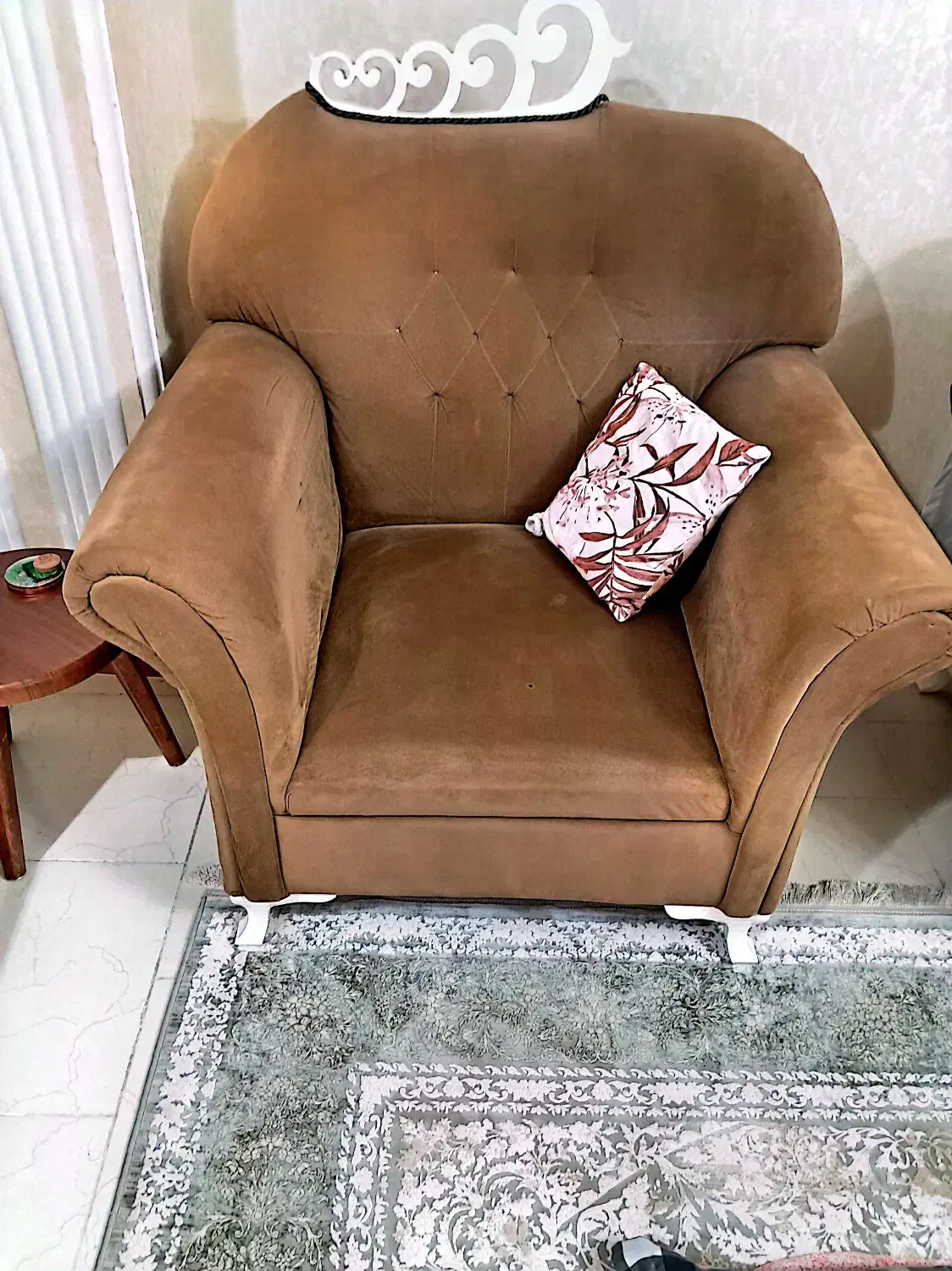 دو دست مبل 5نفره و 7 نفره|مبلمان خانگی و میز عسلی|رشت, دروازه لاکان|دیوار