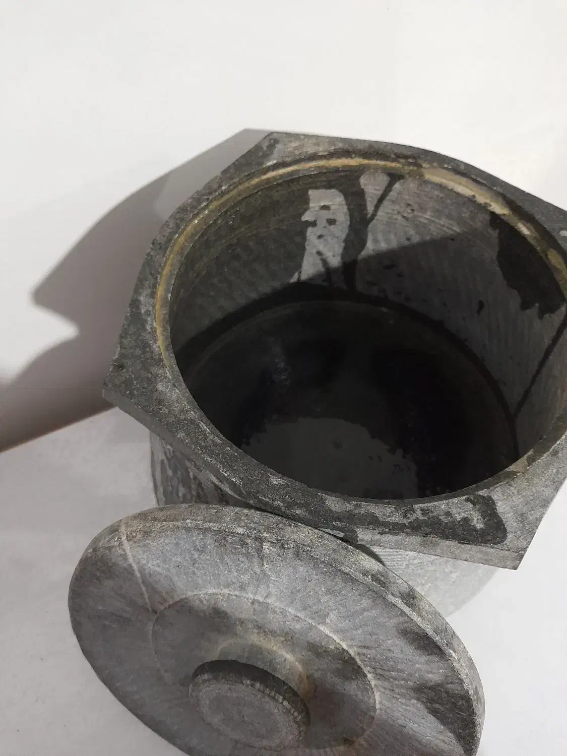 ظرف دیزی سنگی یا قابلمه سنگی|ظروف پخت‌وپز|مرند, |دیوار