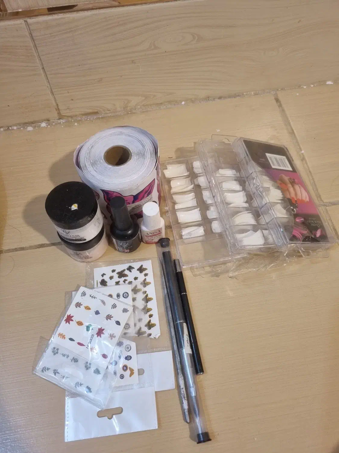 وسایل کاشت ناخن|آرایشگاه و سالنهای زیبایی|شهرضا, |دیوار