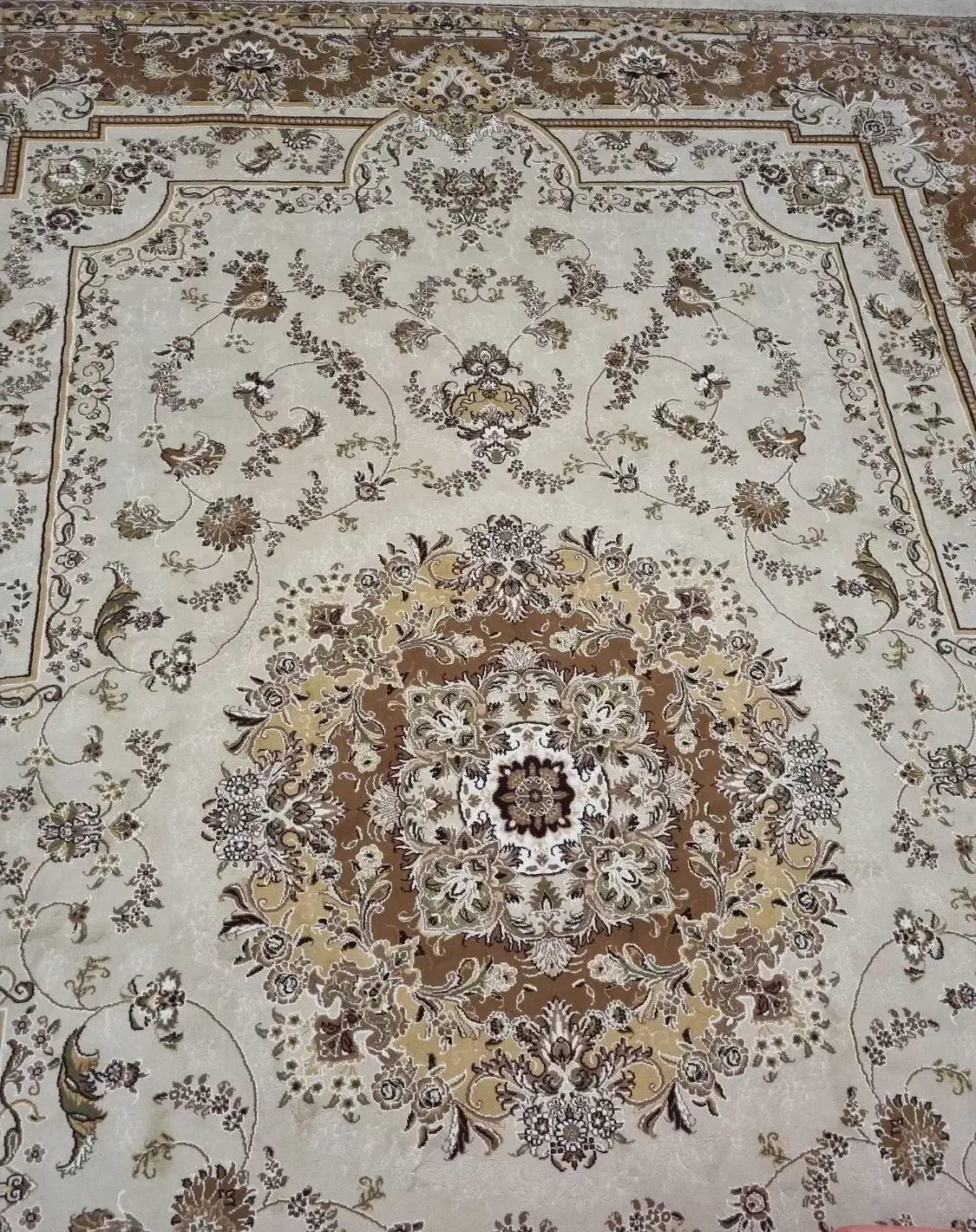 یک عدد فرش ماشینی ۹ متری زمینه کرم نونو،جهیزیه|فرش|اصفهان, جلفا|دیوار