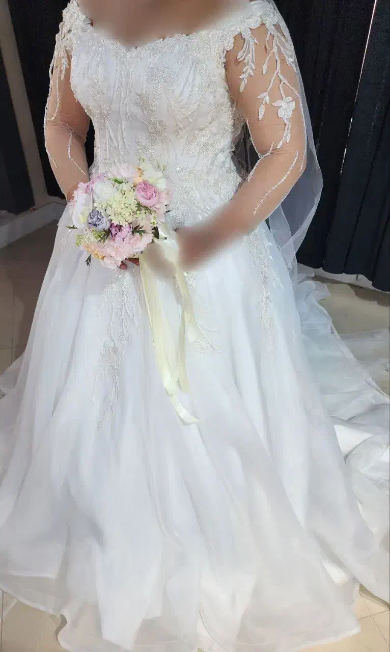 فروش و واگذاری مزون عروس با تمام وسایل|لباس|میبد, |دیوار