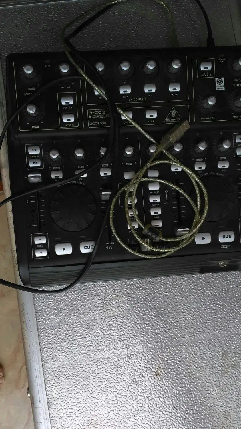 دستگاه دی جی کنترلر|آلات موسیقی|رضوانشهر, |دیوار