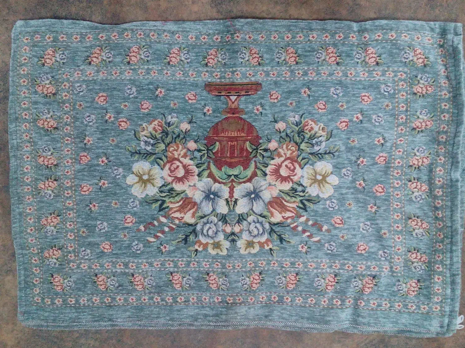 روبالشی دو رویه مخمل|رختخواب، بالش، پتو|قم, وادی السلام|دیوار