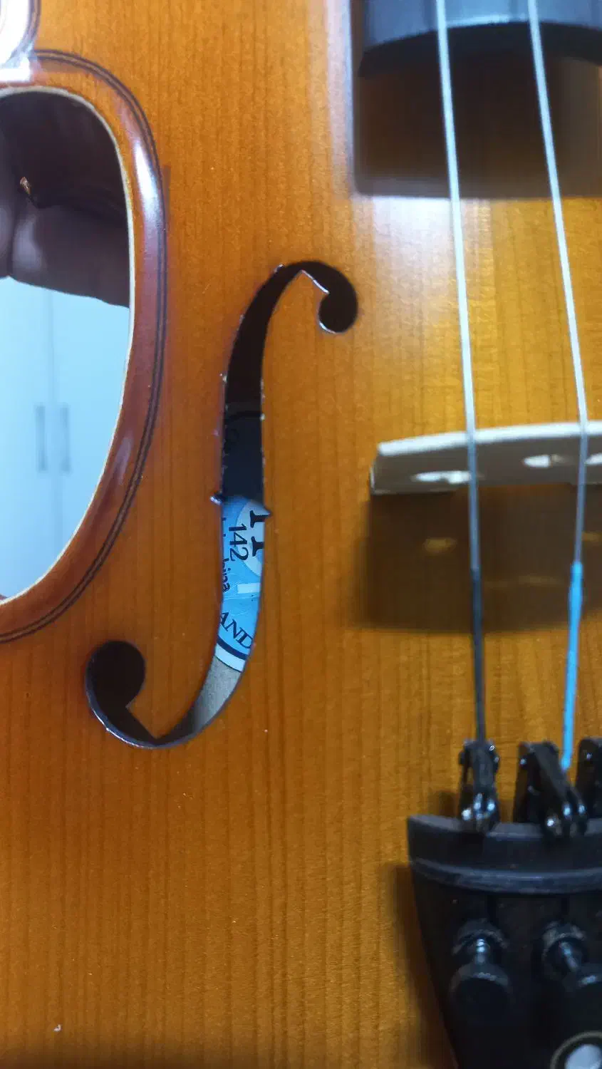 ویولن تی اف ۱۴۲ آکبند|ویولن|گنبد کاووس, |دیوار