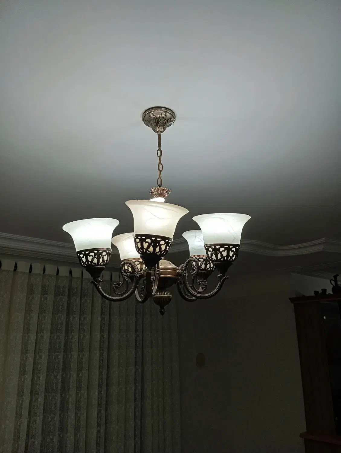 لوستر|لوستر و چراغ آویز|لنگرود, |دیوار