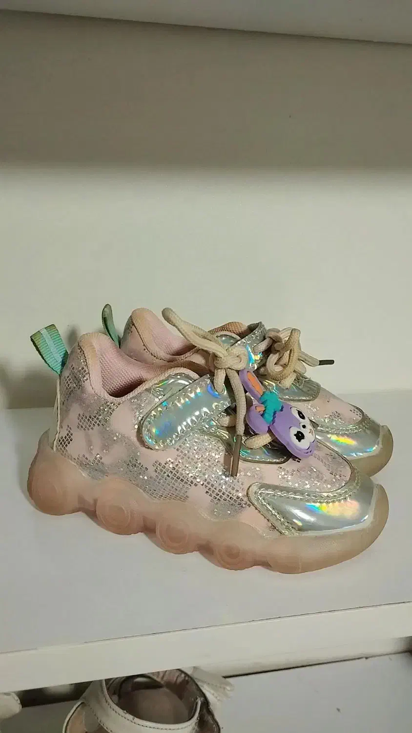 کفش های اسپرت دخترانه خارجی|کفش و لباس بچه|تایباد, |دیوار