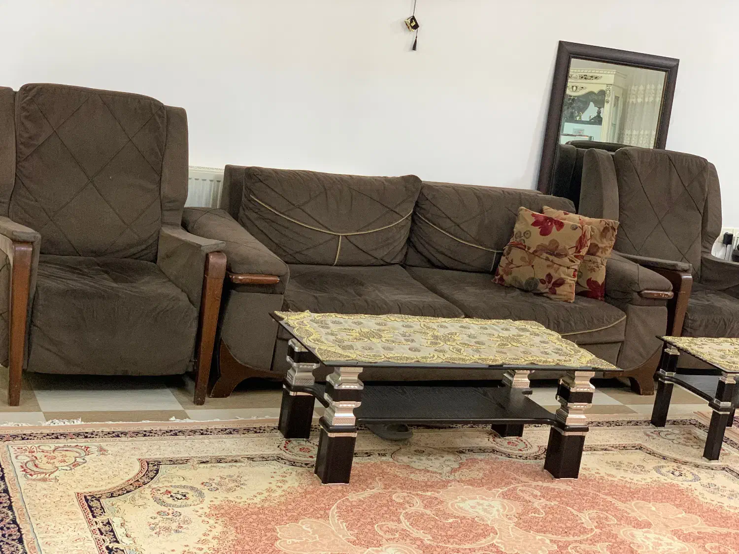 مبلمان|مبلمان خانگی و میز عسلی|شاهین دژ, |دیوار