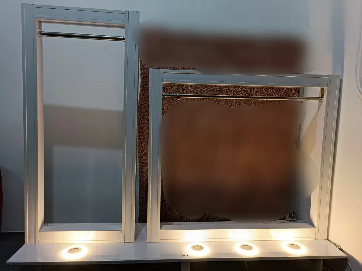 دکور بوتیک MDF هالوژن دار|فروشگاه و مغازه|رشت, معلولین|دیوار