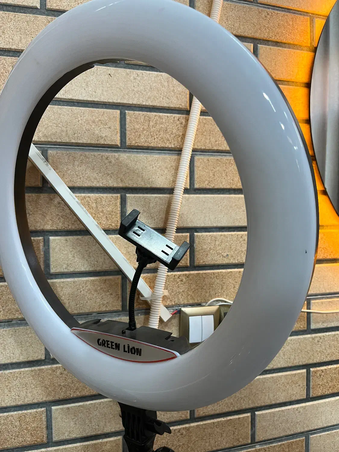 صندلی انتظار،میز ناخن،ترولی رینگ لایت کمد|آرایشگاه و سالن‌های زیبایی|قرچک, زیبا شهر|دیوار