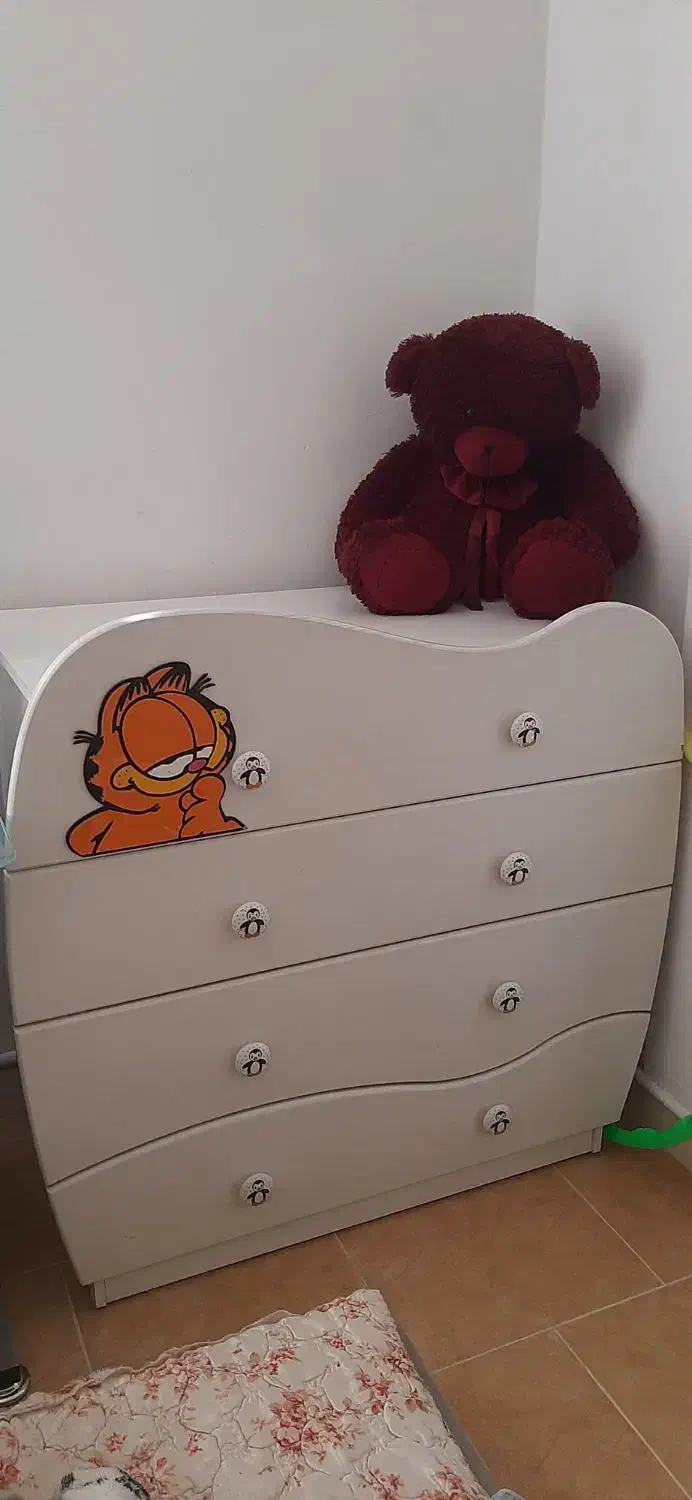 دراور|جاکفشی، کمد، دراور|کرج, حصارک بالا|دیوار