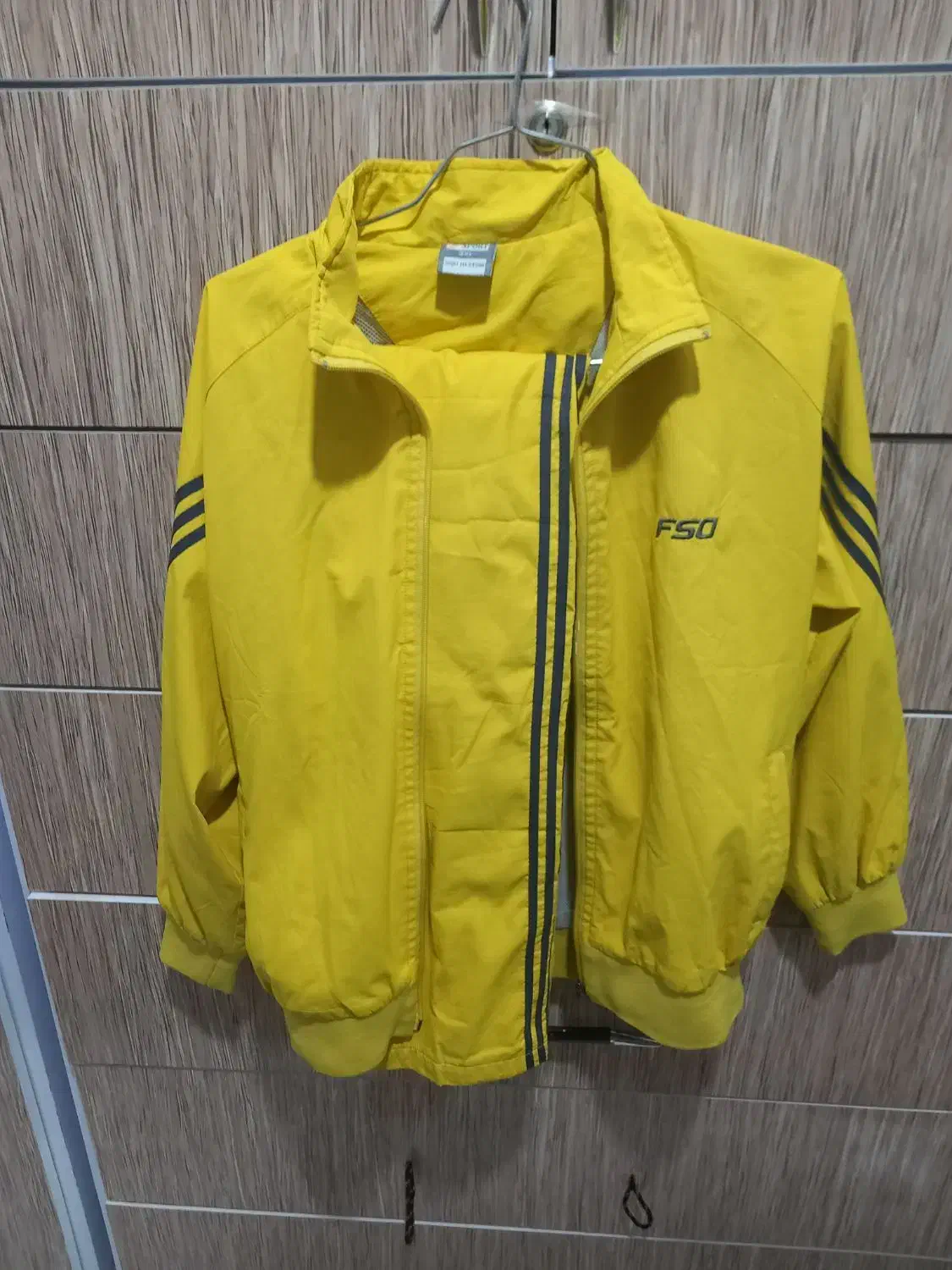 لباس ورزشی|لباس|زاگرس, |دیوار