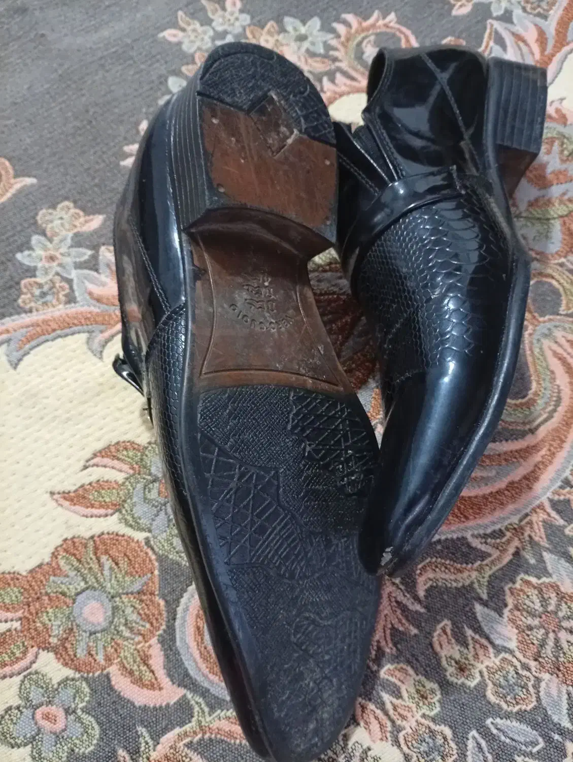 کفش مردانه|کیف، کفش، کمربند|نیشابور, میدون بار|دیوار