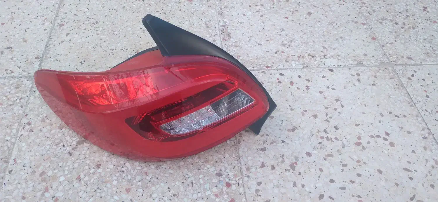 چراغ عقب پژو|قطعات یدکی و لوازم جانبی|بشاریات, |دیوار