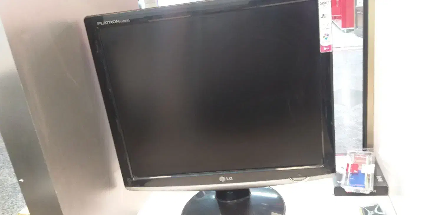 تعدادی مانیتور LG و Samsung 15 اینچ|قطعات و لوازم جانبی رایانه|تبریز, |دیوار