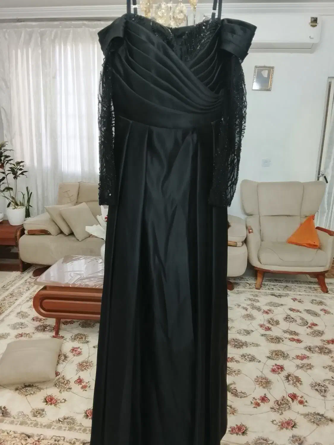 لباس مجلسی|لباس|گلستان (تهران), |دیوار