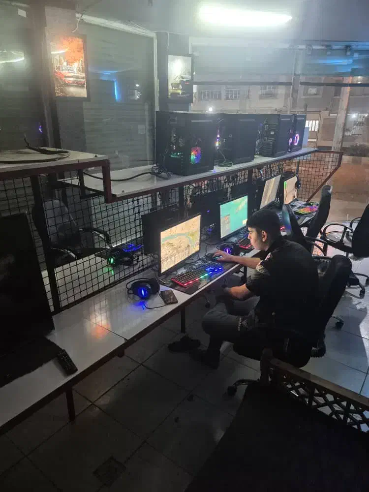 ۸عدد کامپیوتر|رایانه رومیزی|اهواز, شهرک برق|دیوار