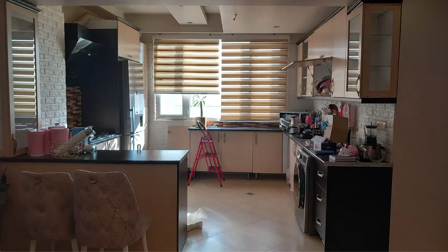 ۱۲۰ متر. مرزداران. بالای همکف. ویلایی