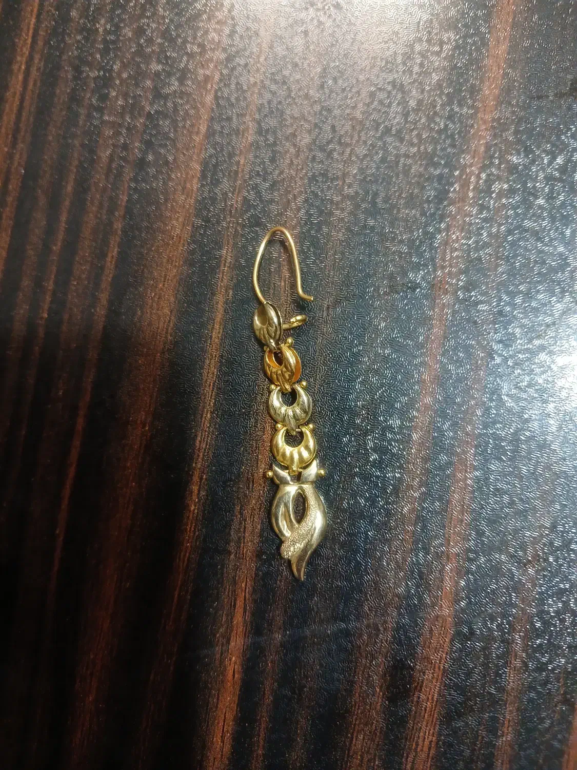 گوشواره گم شده|جواهرات|نیشابور, امام|دیوار