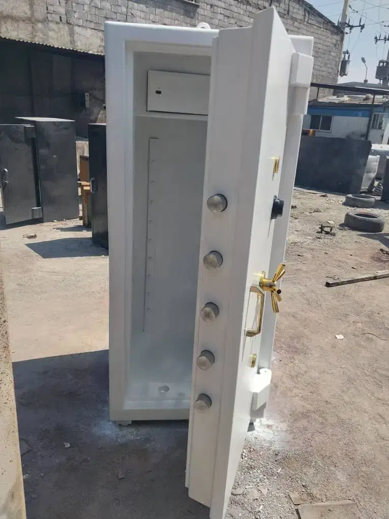 ۱۲۰در ۸۰ عمق ۶۰ وزن یک تن گاوصندوق|فروشگاه و مغازه|پیرانشهر, |دیوار