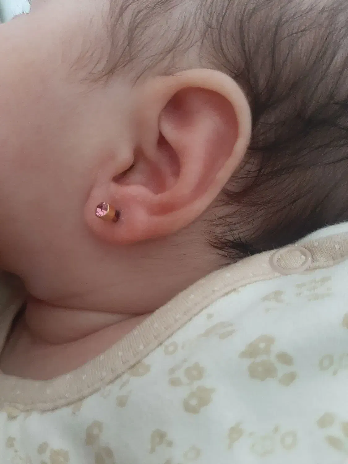 پیرسینگ و سوراخ کردن گوش|خدمات آرایشگری و زیبایی|ارومیه, |دیوار