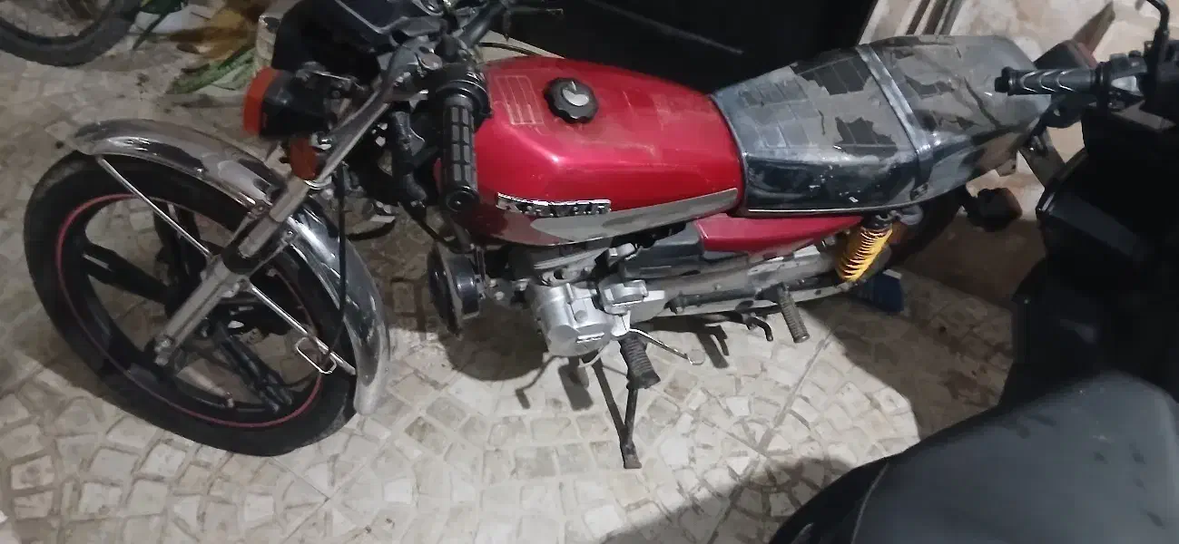 موتور هوندا|موتورسیکلت|لشت نشا, |دیوار