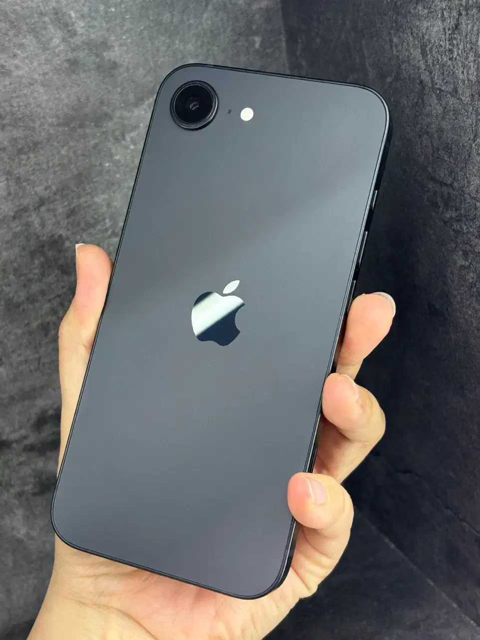 iPhone ۱۶ E /128 gig / چک صیادی با ریجستر|موبایل|اصفهان, احمدآباد|دیوار