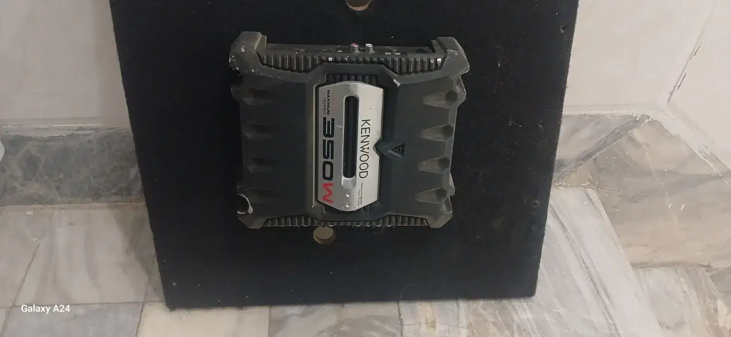 آمپیلی|صوتی و تصویری|قم, دروازه چوبی|دیوار