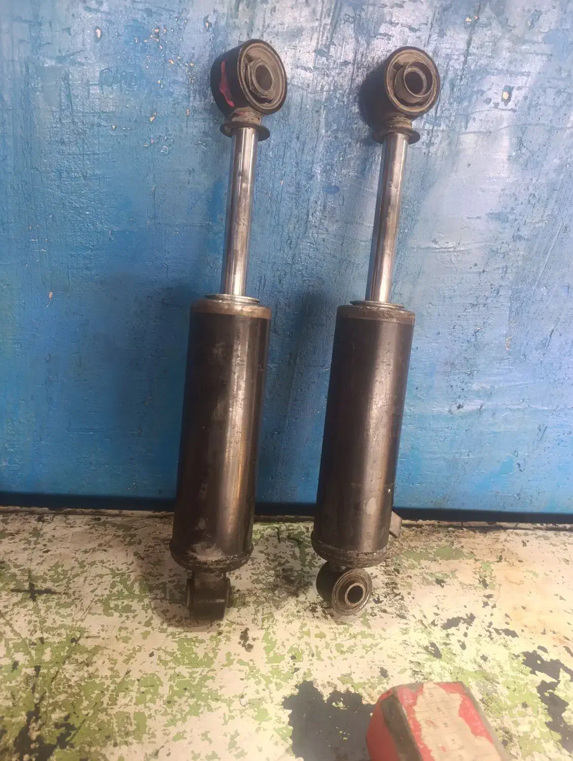 کمک عقب سانتافه در تمیز۴|قطعات یدکی و لوازم جانبی|شوش, |دیوار