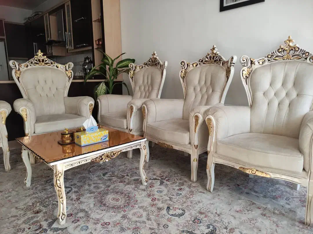 مبل نه نفره کاملا سالم و تمیز|مبلمان خانگی و میز عسلی|لنجان, |دیوار