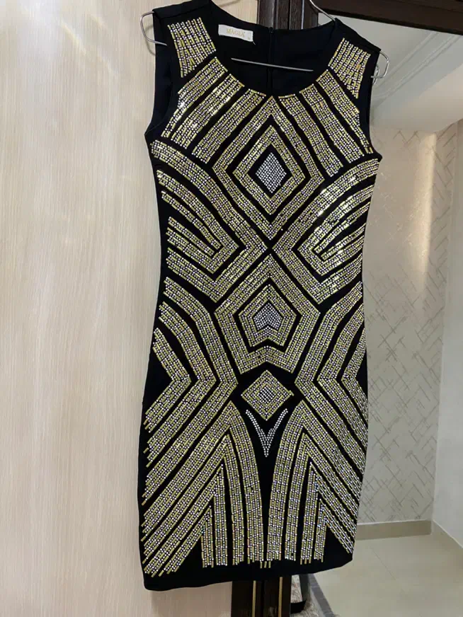 لباس تمیز و بدون پارگی|لباس|تبریز, |دیوار