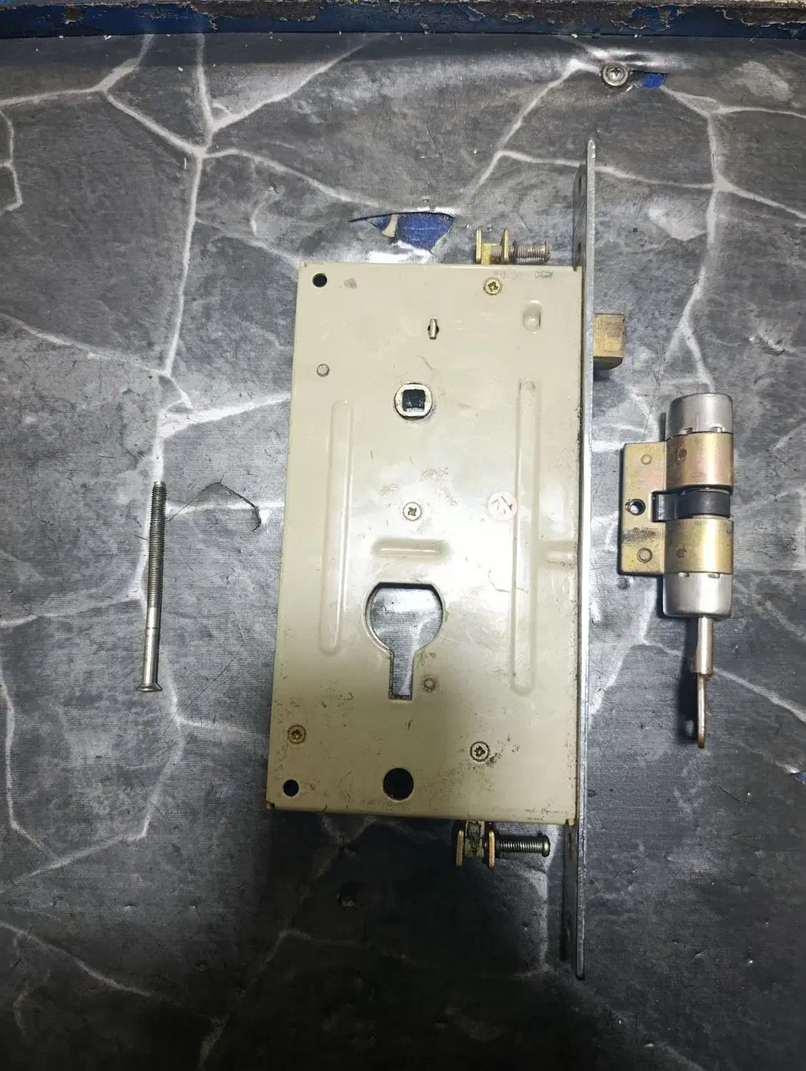 کلید سازی شبانه روزی|خدمات پیشه و مهارت|بندرعباس, |دیوار