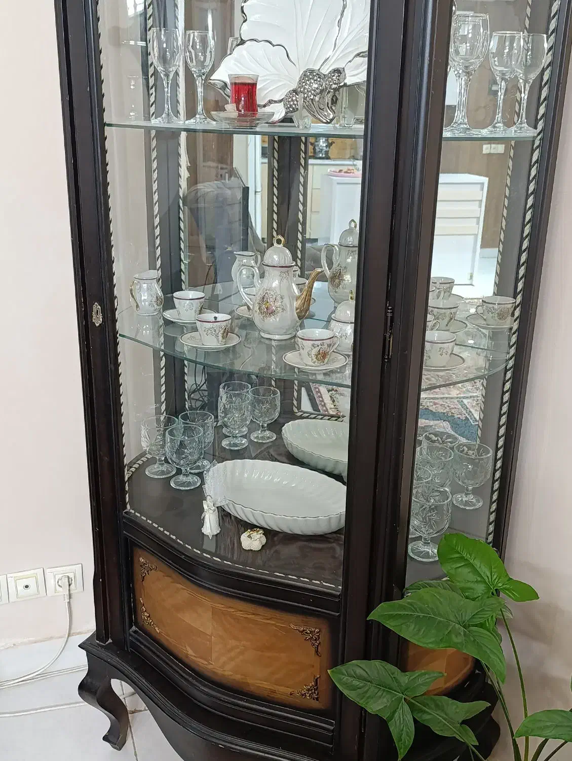 گنجه|بوفه، ویترین، کنسول|گلبهار, شهر جدید گلبهار|دیوار