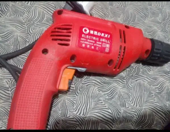 دلر برقی نو|ابزارآلات|قائن, |دیوار