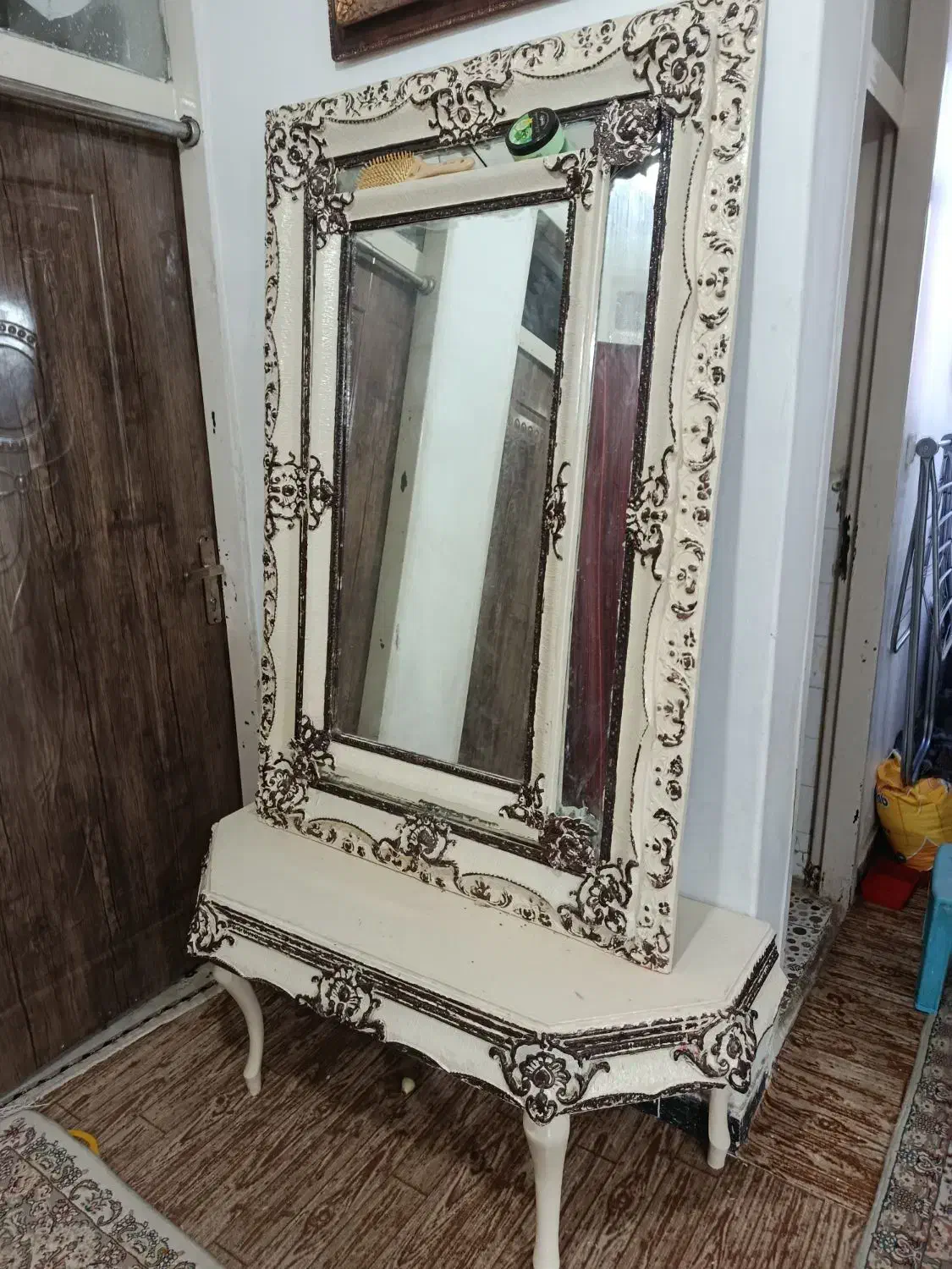 آینه و میز|آینه|سراوان, |دیوار