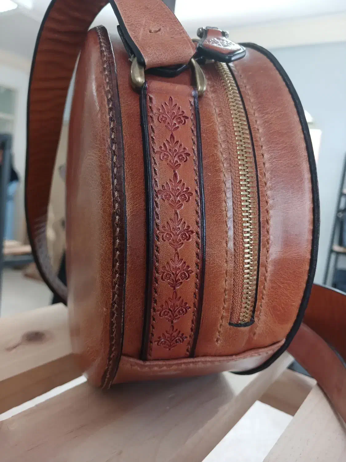 چرم طبیعی|کیف، کفش، کمربند|اصفهان, شهشهان|دیوار