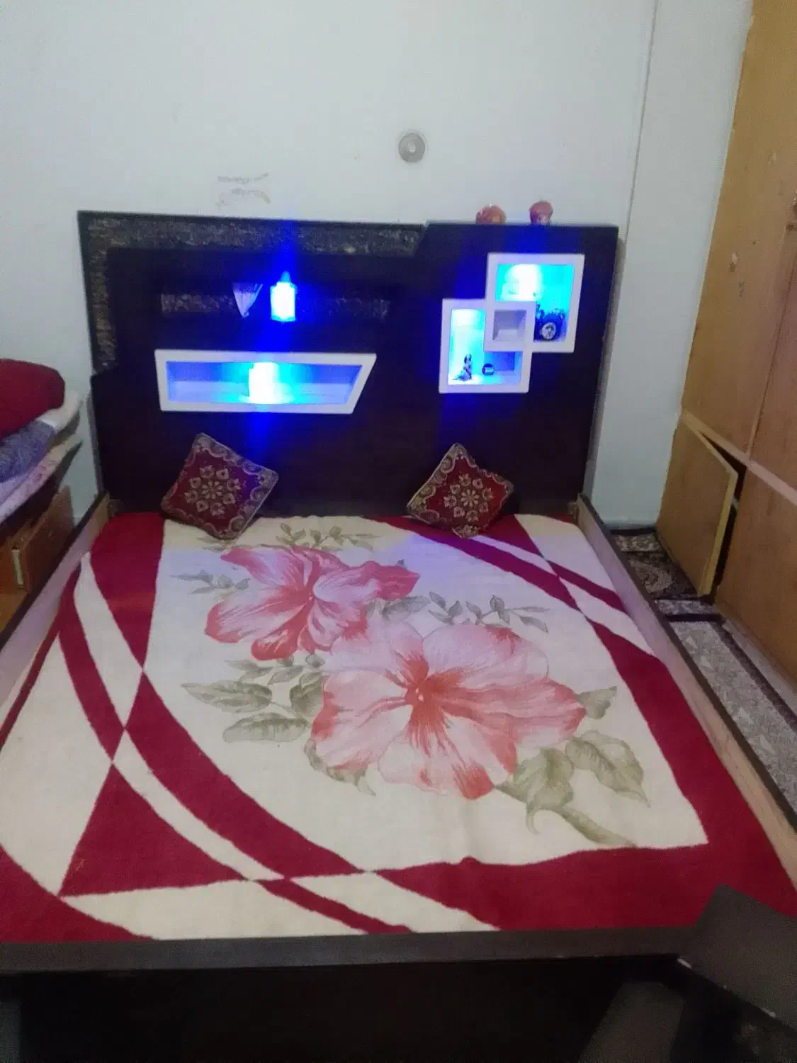 تخت خواب دونفره|تخت و سرویس خواب|قوچان, |دیوار