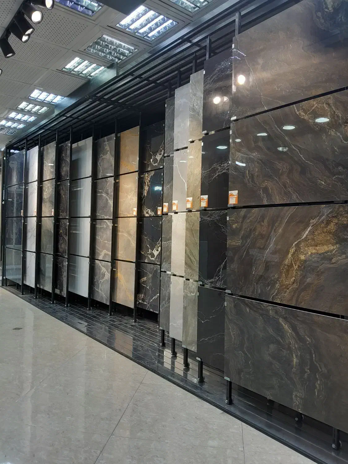 فروشگاه کاشی و سرامیک و اسلب|مصالح و تجهیزات ساختمان|شاهینشهر, شهرک گلدیس|دیوار