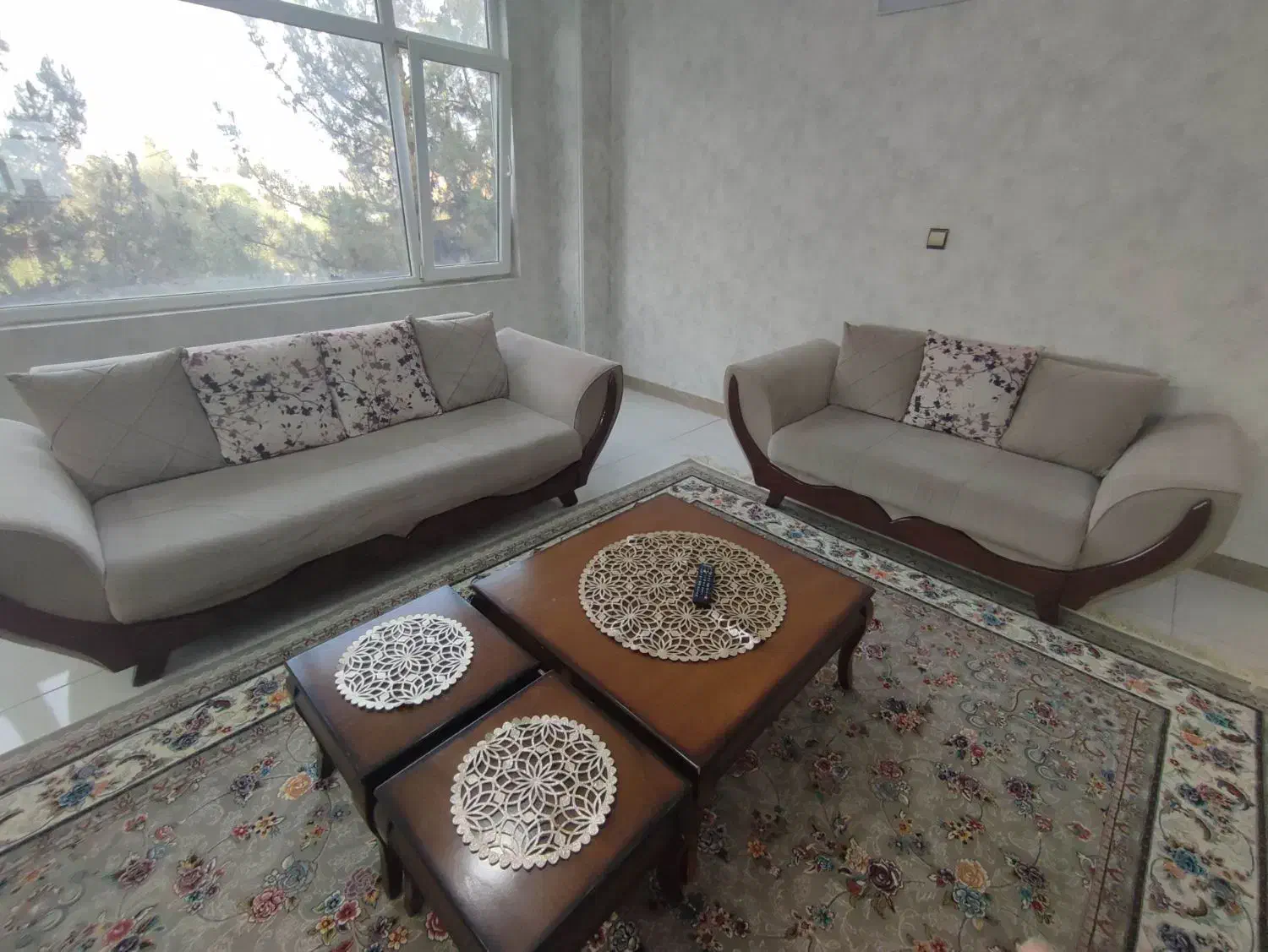 مبل طرح لبخند + میز|مبلمان خانگی و میز عسلی|قرچک, مهدیه|دیوار