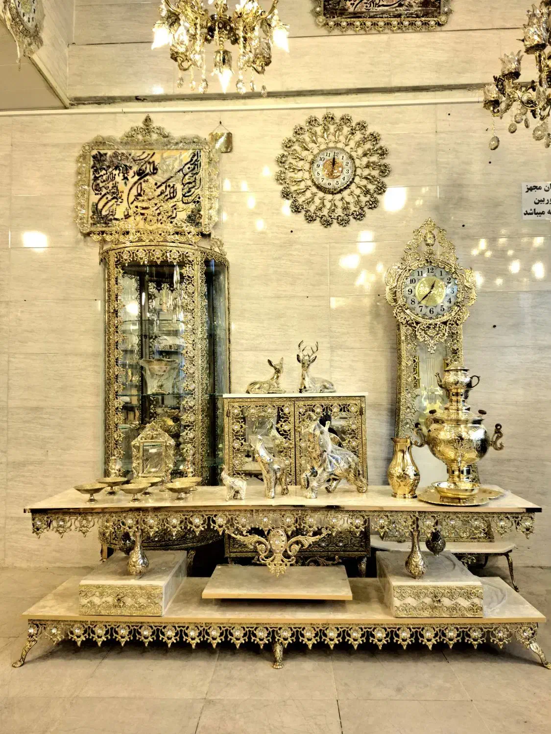 ست برنز جهیزیه بوفه برنز ساعت میز لاکچری(ایرانیان)|بوفه، ویترین، کنسول|کرمانشاه, |دیوار