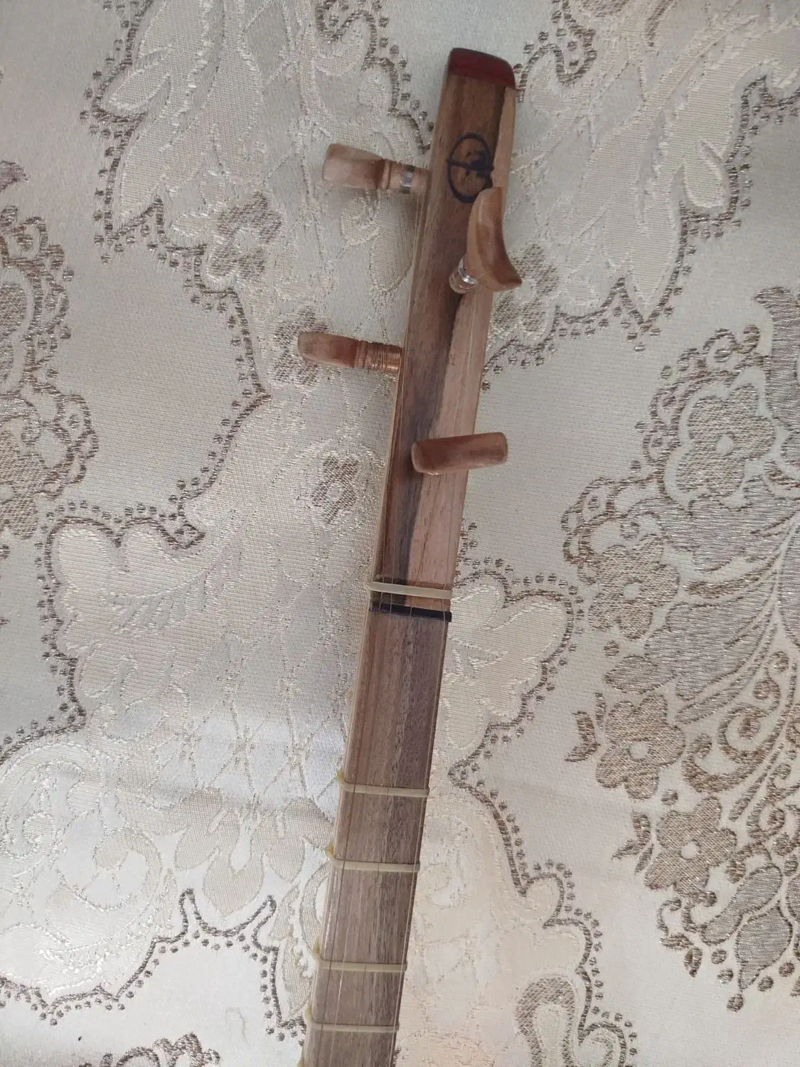 سه تار|سازهای سنتی|صومعهسرا, |دیوار