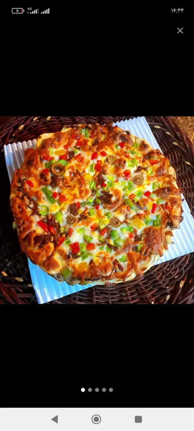 به ۴ نفر خانم و آقا در ساندویچی فست فودی نیازمندیم|استخدام خدمات فروشگاه و رستوران|قم, جمکران|دیوار